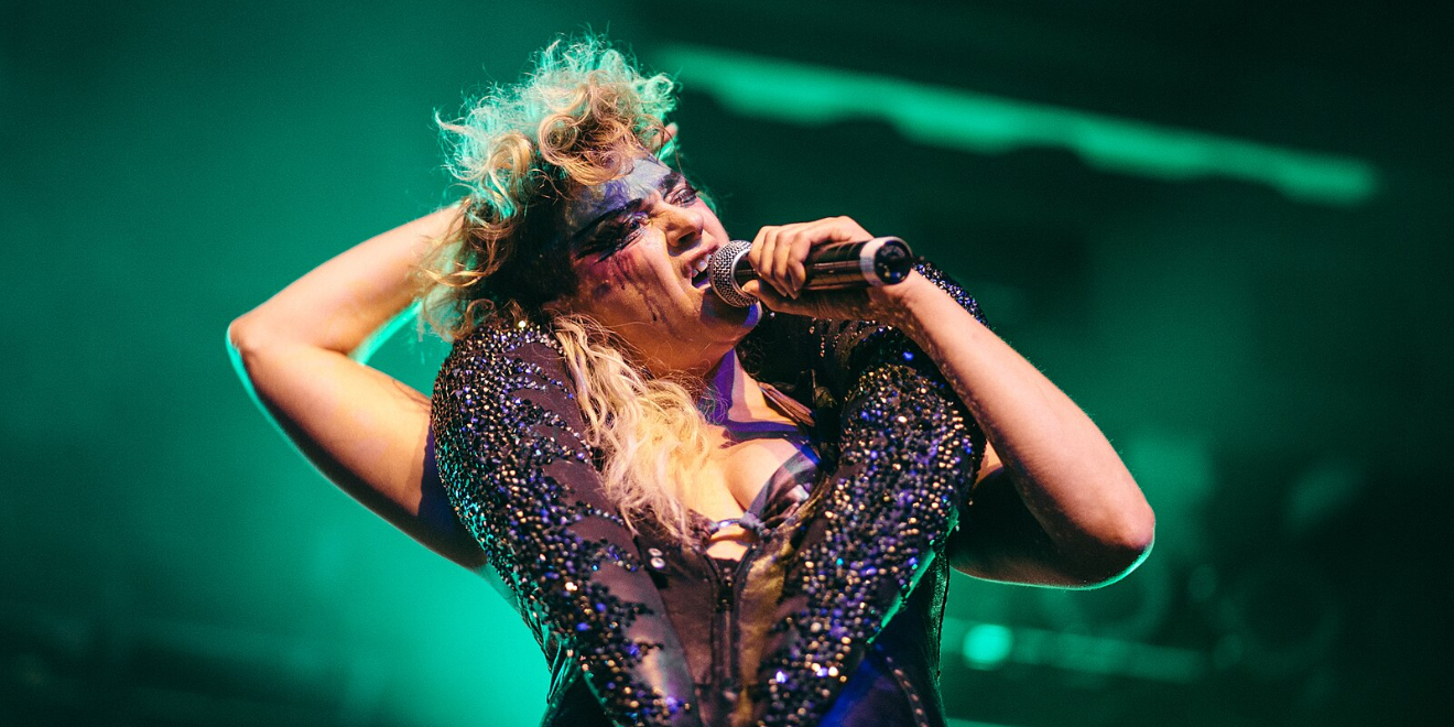 Peaches : deux docus pour (re)découvrir l’icône de l’électroclash queer !