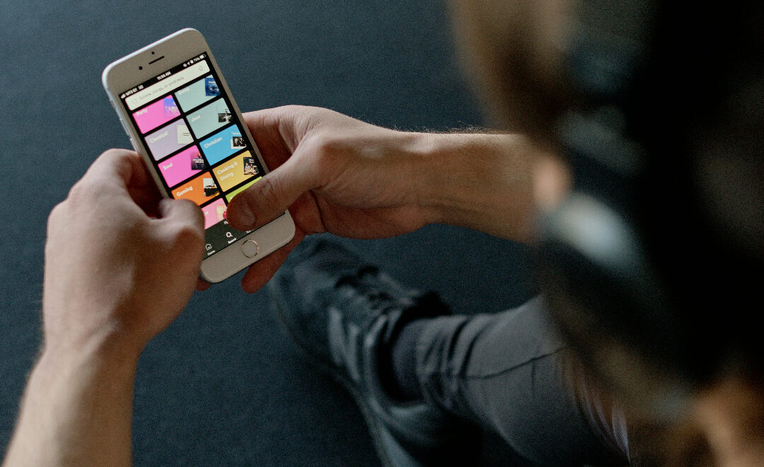 Accusé de complaisance envers l’IA, Spotify intègre Chat GPT