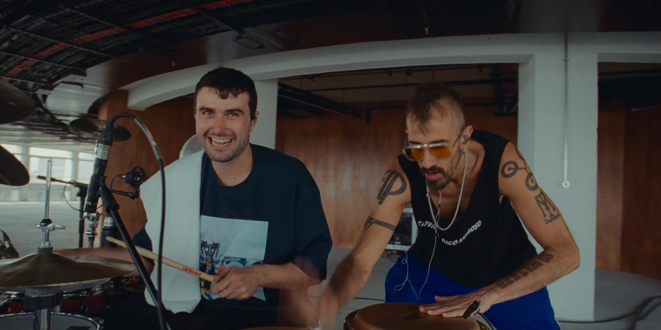 À voir : la performance de « Beto’s Horns » par Ezra Collective, Fred Again.. et CA7RIEL & Paco Amoroso